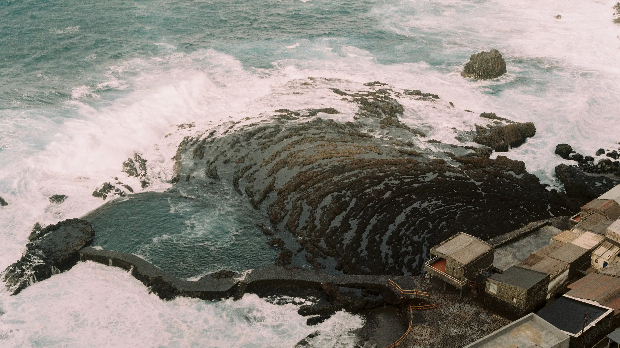 el-hierro-lava-cordada-pozo-de-las-calcosas